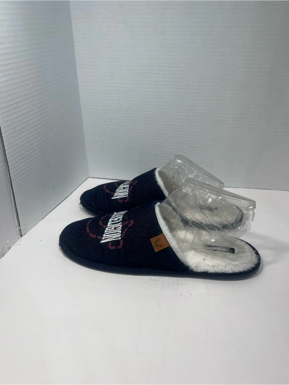 True Religion casual slip